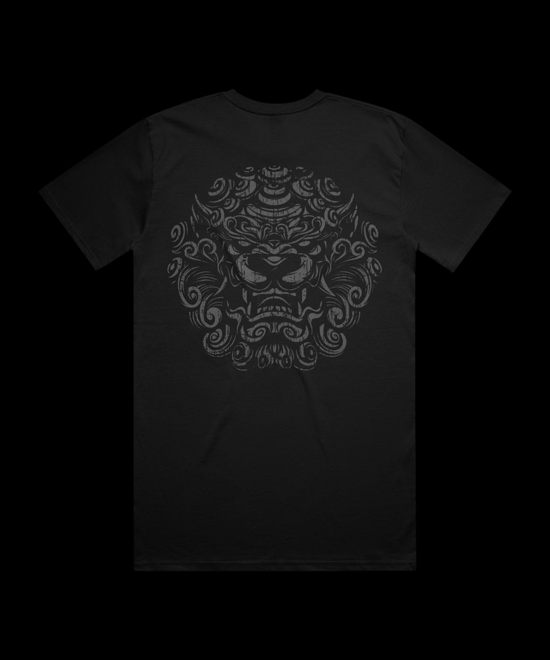 large komainu lion head print on the back of a black tee